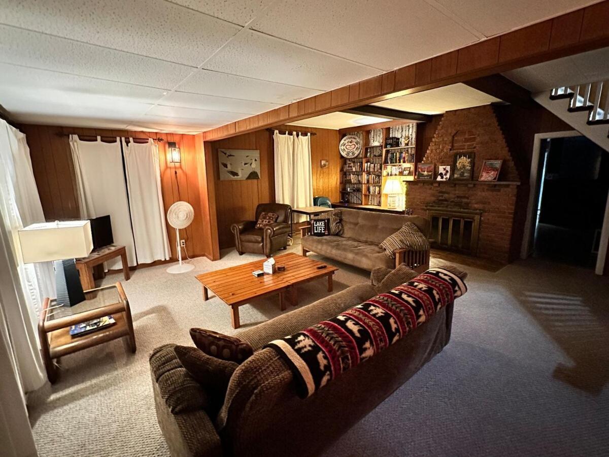 Emerald Cove Cottage-3 Bd, 2 Ba-Sleeps 10 Newaygo Exterior photo