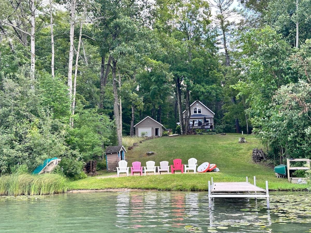 Emerald Cove Cottage-3 Bd, 2 Ba-Sleeps 10 Newaygo Exterior photo